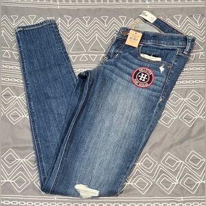Hollister Super Skinny Patch Jeans Size 5/27 Long